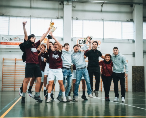 Forapani porta i colori biancorossi tra i banchi di scuola