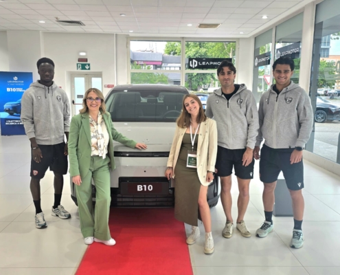 Da sx a dx: Abdoulaye Sall (attaccante AC Carpi), Aldina Bonacini (Titolare F.lli Bonacini),Veronica Cattini (Staff F.lli Bonacini), Matteo Figoli (Centrocampista AC Carpi) e Nicolò Verza (Difensore AC Carpi)