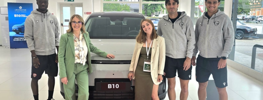 Da sx a dx: Abdoulaye Sall (attaccante AC Carpi), Aldina Bonacini (Titolare F.lli Bonacini),Veronica Cattini (Staff F.lli Bonacini), Matteo Figoli (Centrocampista AC Carpi) e Nicolò Verza (Difensore AC Carpi)